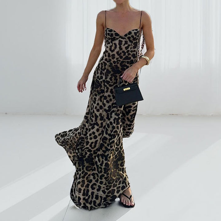 Dame maxikjole i elegant leopardmønster med fine spaghetti-stropper Stilla