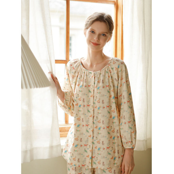 Dame Pyjama-sæt lavet af let, åndbart materiale med kreativt dyremotiv Stilla