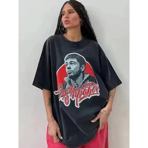 Dame Oversized T-shirt med kunstnerisk ansigtstryk og street-style skrifttype Stilla