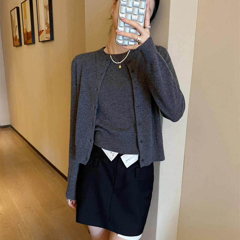 Femme Classic Knap-Down Cardigan Stilla