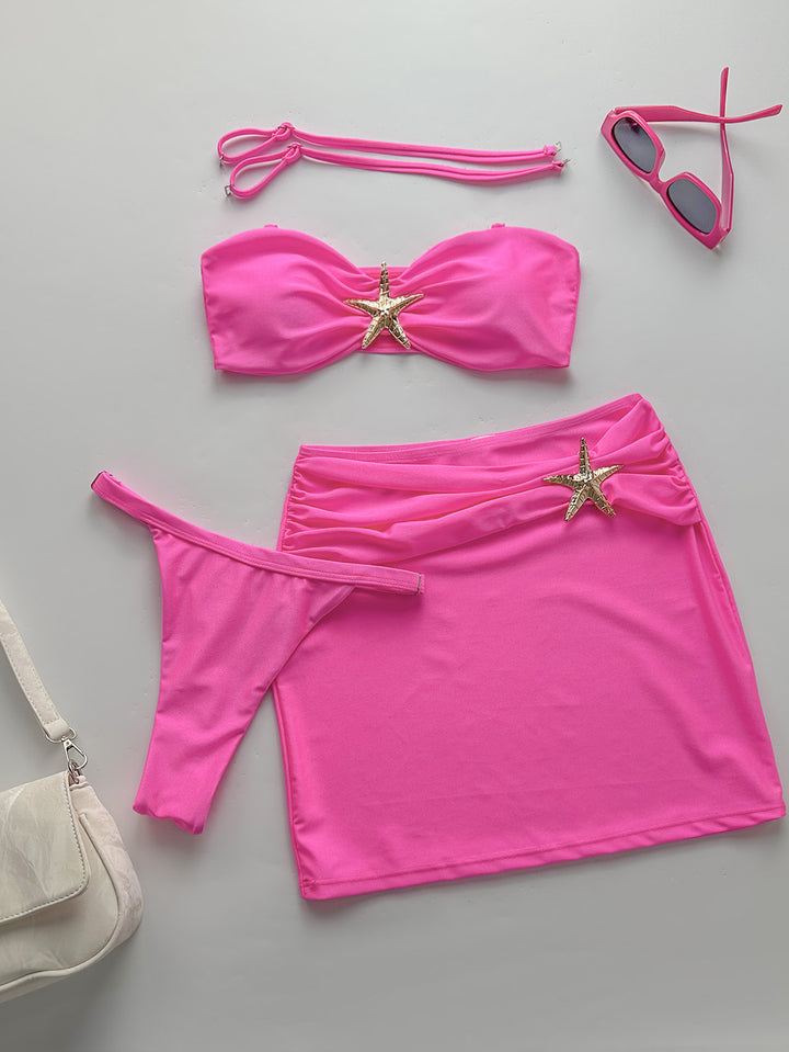 Dame bikini-sæt med glitrende detaljer og elegant nederdel Stilla