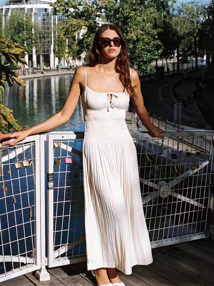 Femme Elegantes Maxi-Kjole med justerbare Spaghetti-stropper Stilla