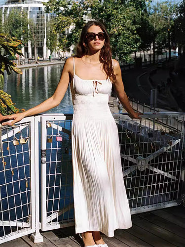 Femme Elegantes Maxi-Kjole med justerbare Spaghetti-stropper Stilla