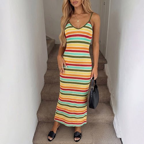 Damen Strick-Kleid im lässigen Streifenmuster mit schmalen Spaghetti-Trägern Skovae