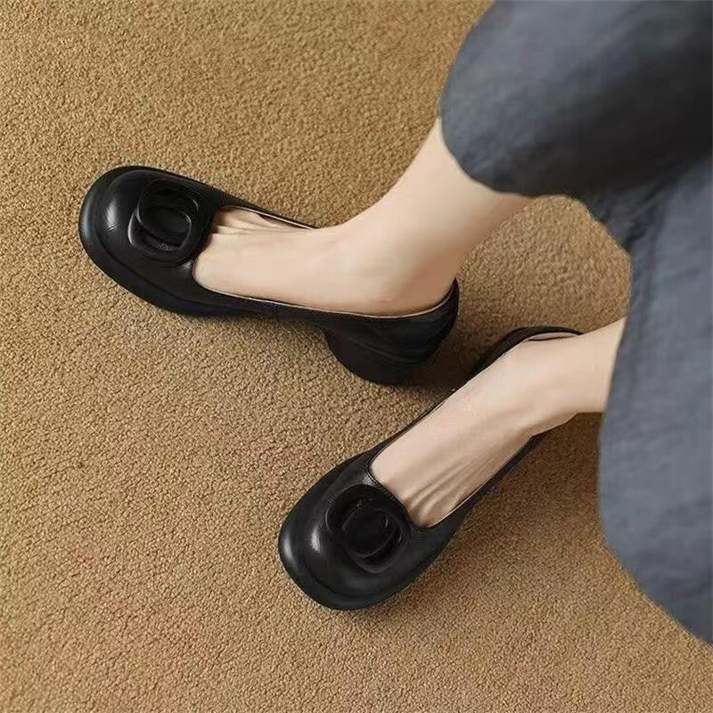 Dame elegante ballerinas med moderne remdesign og komfortabel blokhæl Stilla