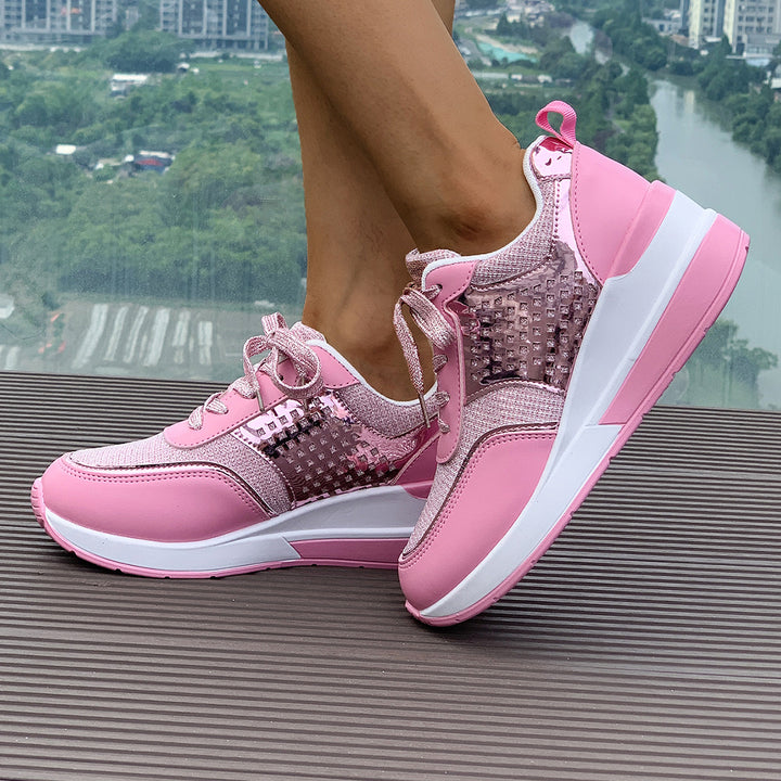 Dame Sporty Sneakers med åndbart netstruktur og modede accenter Stilla