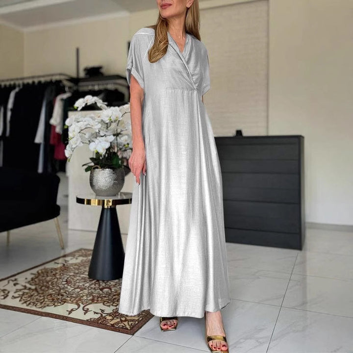 Dame Maxikjole med elegant omslagssnit og luftige ærmer Stilla