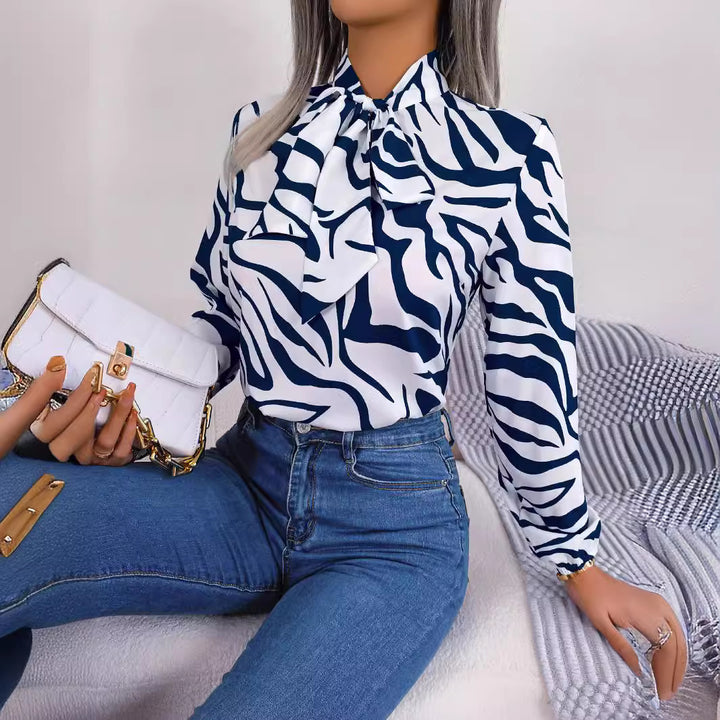 Damebluse med moderne zebredesign Stilla
