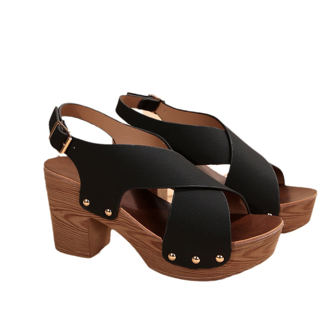 Dame Plateau-sandaler med komfortabel rem og dekorative detaljer Stilla