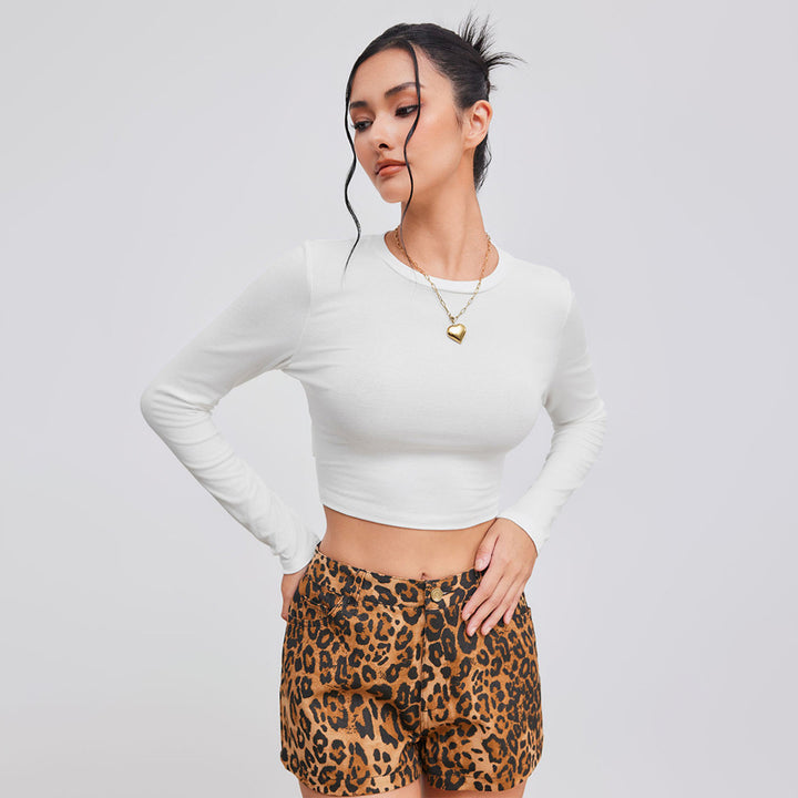Dame cropped langærmet skjorte med stilfuld rund hals og tætsiddende silhuet Stilla