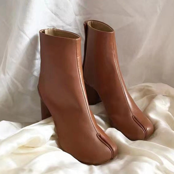Femme Metallic-ankelstøvler med unikt split-fods-design Stilla