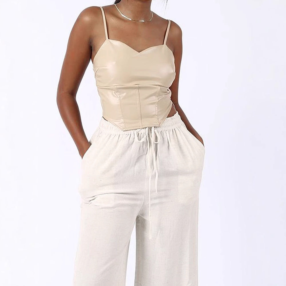 Dame cropped top med elegant V-udskæring og figursygt fit Skovae