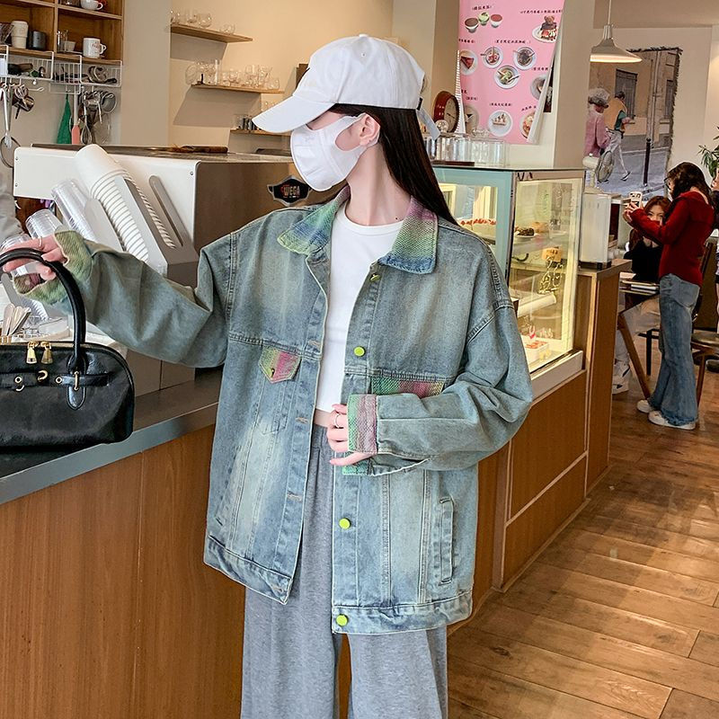 Kvinders Oversized Denimjakke med Farverige Accenter Stilla