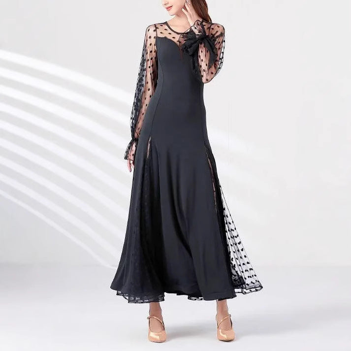 Dame maxikjole med transparente puffærmer og prikket overlay Stilla