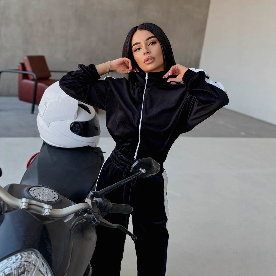Kvinders fløjl tracksuit med lynlås og sidelister Skovae
