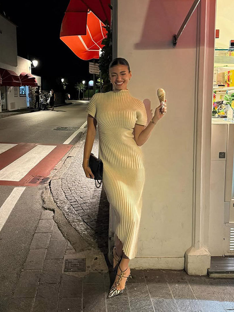 Dame Midi-strikkjole med elegant ribbestruktur Stilla