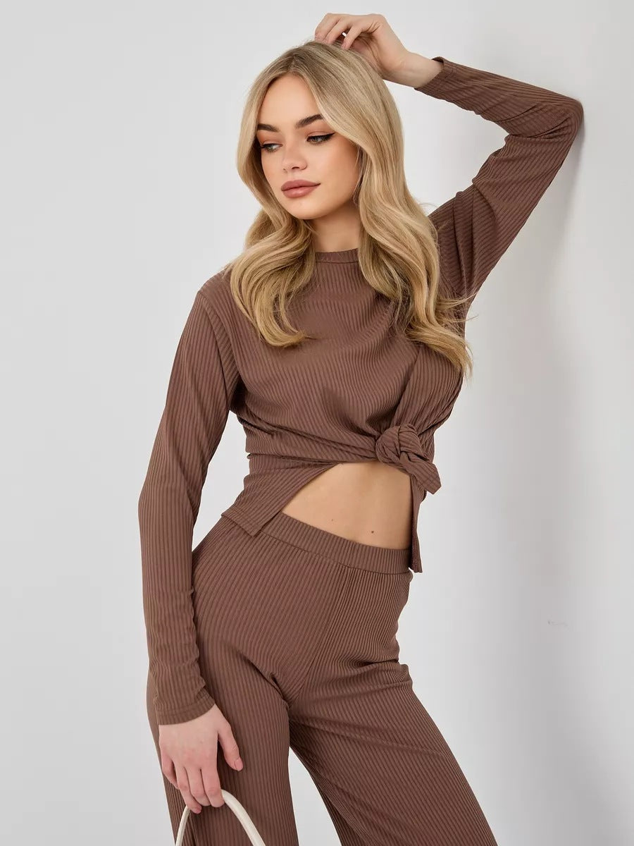 Dame cropped Langærmet skjorte med moderne knude design og fin rib struktur Stilla