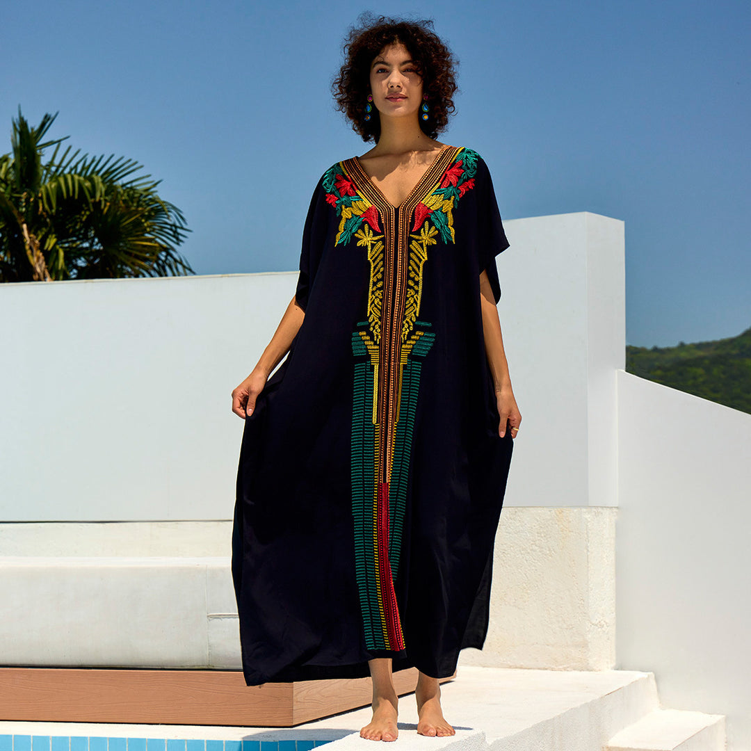 Dame Kaftan med kunstfærdig håndbroderi og elegant V-udskæring Stilla