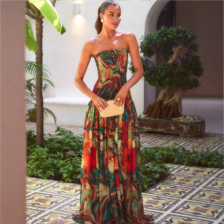 Dame Maxikjole med raffineret strapless design og farverigt marmorprint Stilla