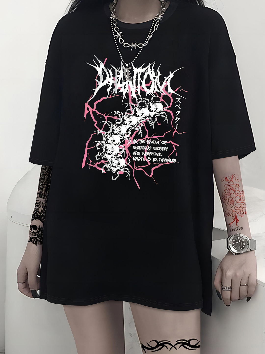 Dame T-shirt med kunstnerisk skeletmotiv og unikt tryk Skovae