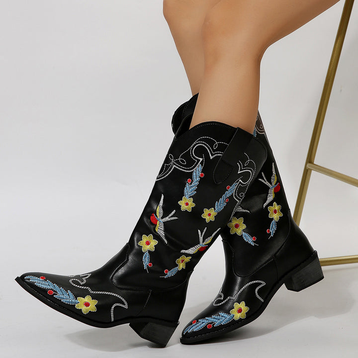 Dame cowboystøvler med kunstnerisk blomsterbroderi og robust design Stilla