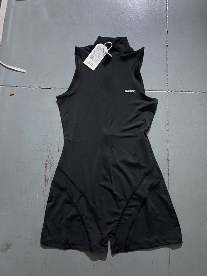 Dame Sporty Entäler med stående krave og figurhuggende design Skovae