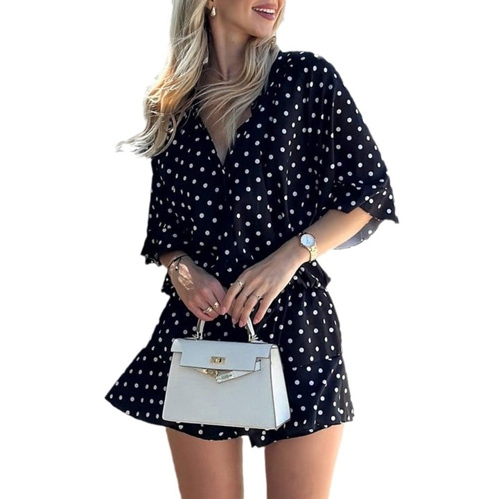 Dame polka-dot kjole i casual stil Stilla