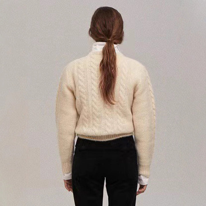 Damer hyggelig strikket sweater med kabelmønster Stilla