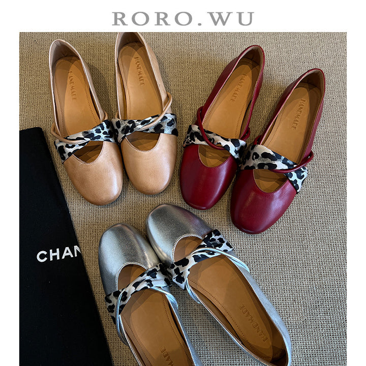 Damer Elegantly Designed Mary Jane Flats med stilfuldt mønstret bånd Stilla