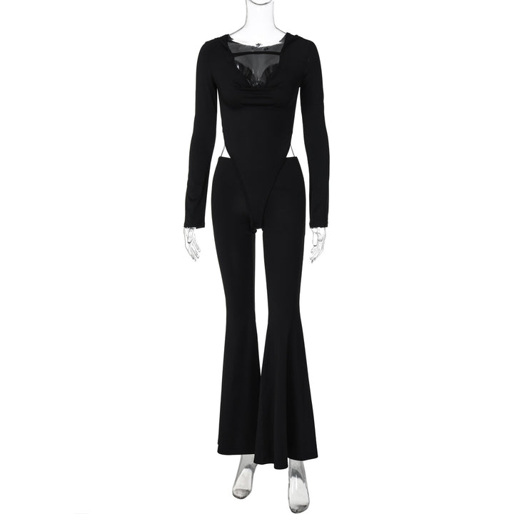 Damer figurnær jumpsuit med hætte og sidelange cut-outs Stilla