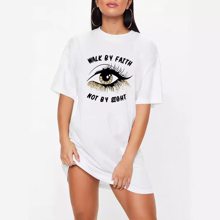 Dame Oversized T-Shirt med inspirerende tekst og iøjnefaldende grafisk design Skovae