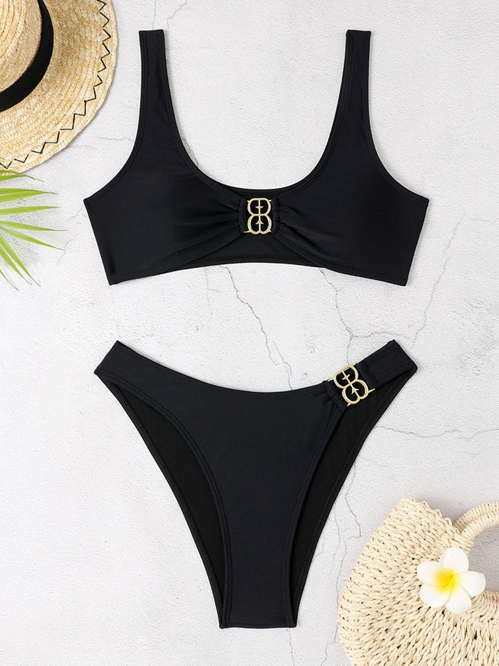 Dame bikini-sæt med stilfuld cut-out og elegant detalje Stilla