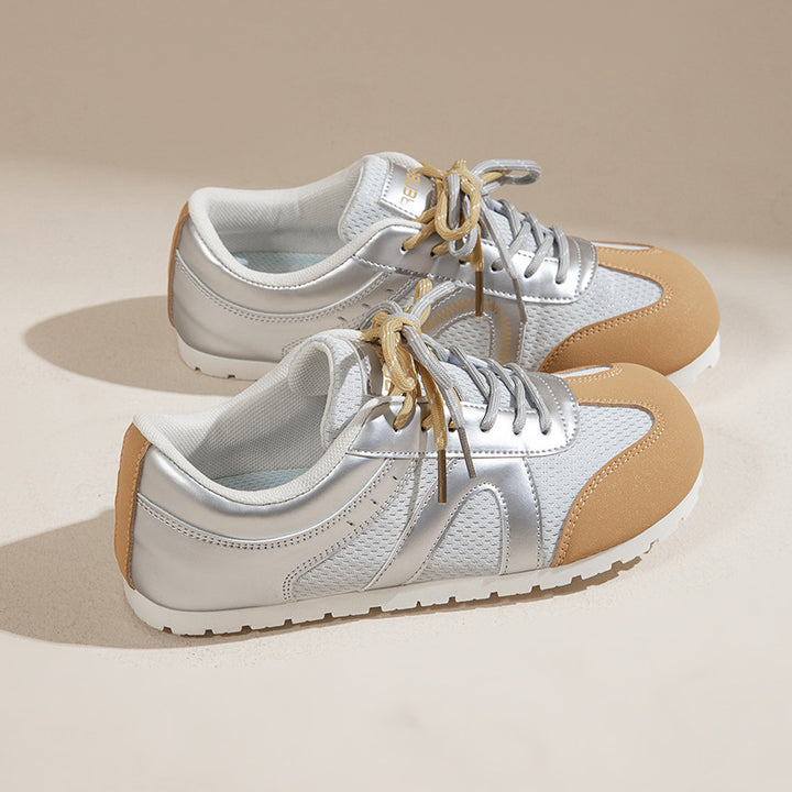 Dame Sneakers i sporty-elegant design med åndbar overfladestruktur og skridsikker sål Stilla