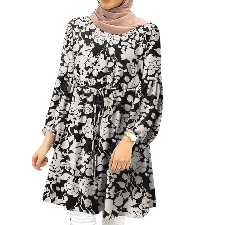 Dame blomsterkjole i elegant snit Stilla