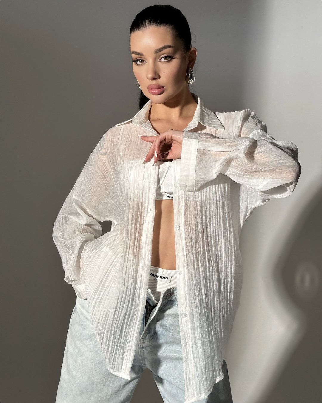 Dame Løs Chiffon Bluse med bred pasform og knapdetaljer Stilla