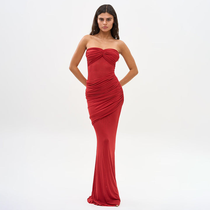 Dame Elegant strapless maxikjole med raffineret drapering og transparente indsatser Skovae