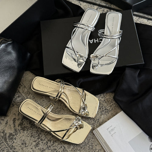 Femme Elegante Fyrkantede Tå-sandaler med Strass-detaljer Stilla
