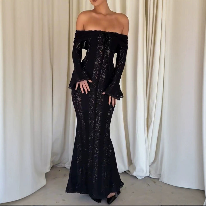 Kvinders blonde maxikjole med off-the-shoulder design og elegante trompetærmer Skovae