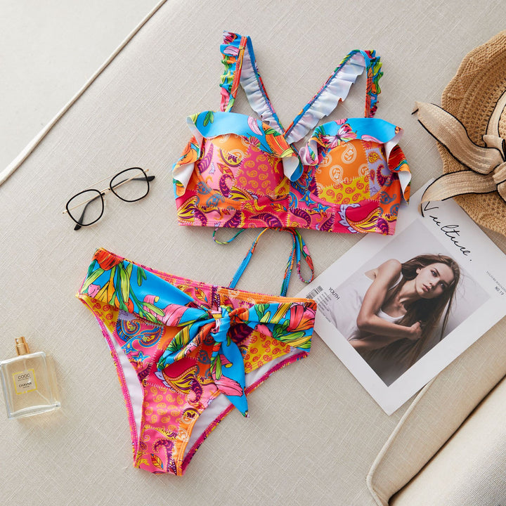 Dame bikini-sæt med legende ruffle-design og farverigt blomstermønster Stilla