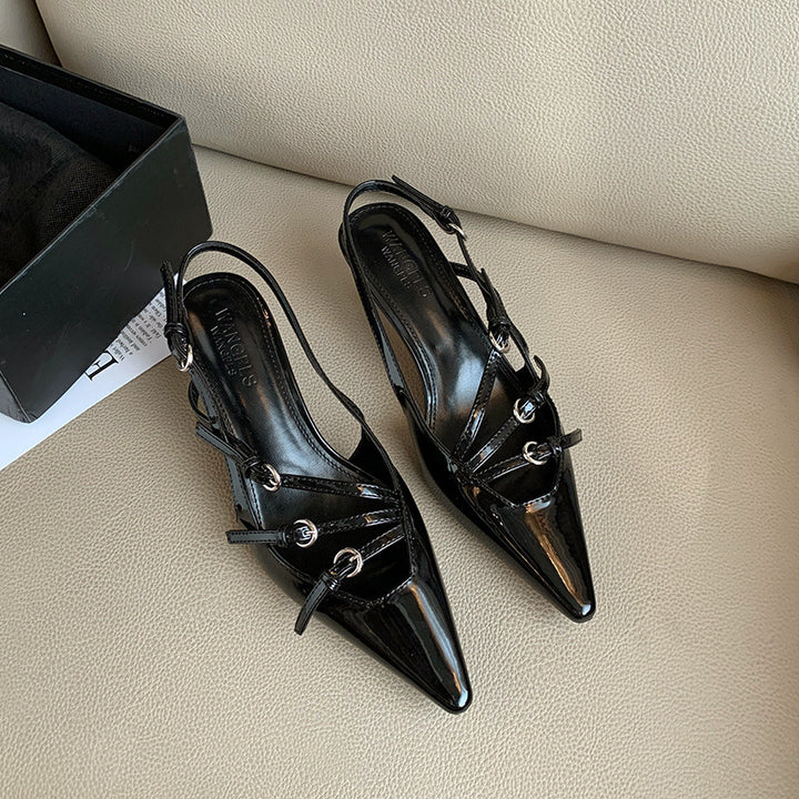 Dame Elegante Slingback-Pumps med moderigtigt spænde-design og skinnende overflade Stilla