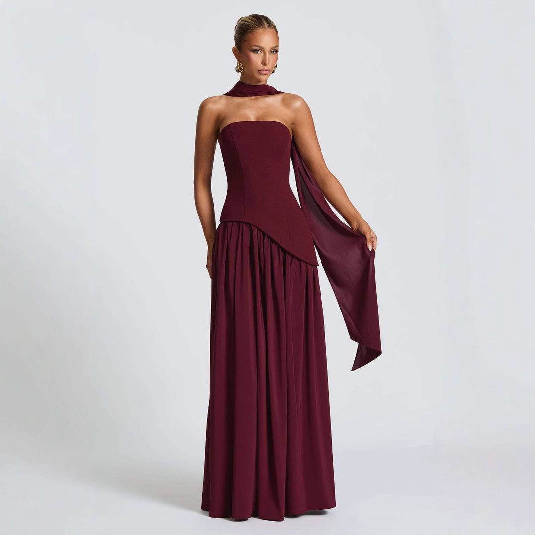 Dame aftenkjole med asymmetrisk snit Stilla