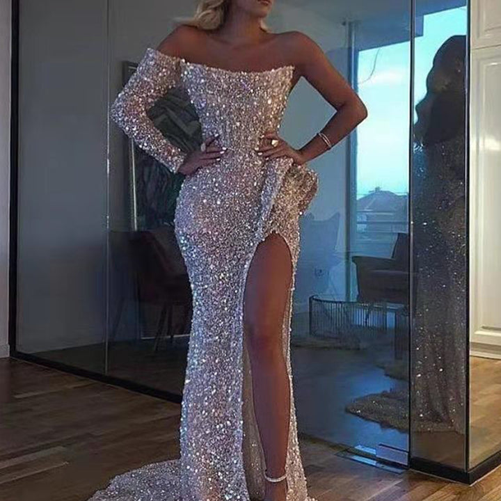 Dame Glamourøst Aftenkjole med glitrende paletter og skulderfri design Stilla