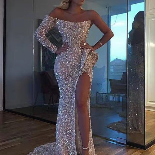 Dame Glamourøst Aftenkjole med glitrende paletter og skulderfri design Stilla