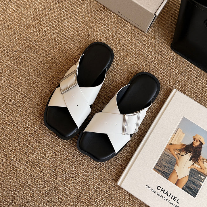 Femme Cross-Front Slide Sandaler med spænde-detalje Stilla