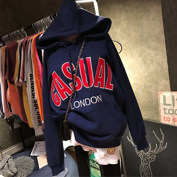 Femme Cropped Casual Hoodie med Bold Graphic Stilla
