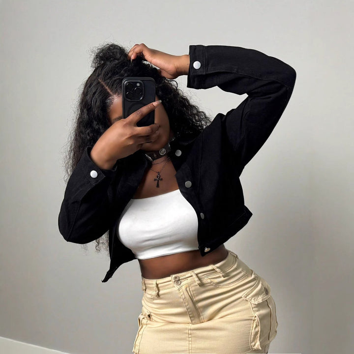 Dame moderigtige Cropped Jeansjakke med trykknapper og afslappet snit Stilla