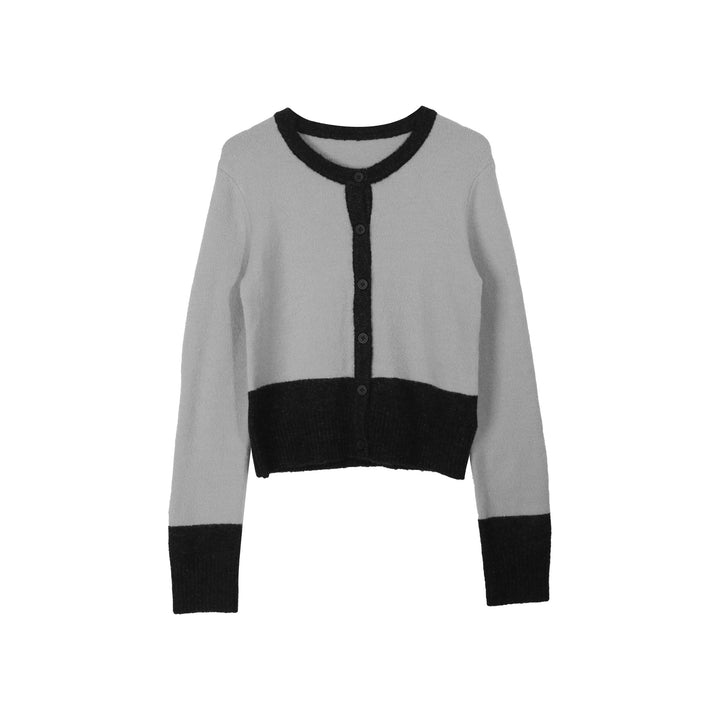Dame strikkjole med matchende cardigan og moderigtige detaljer Stilla