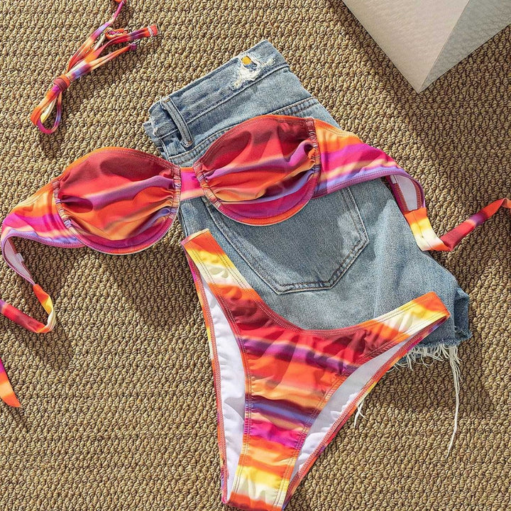 Damebikini med trendy bustier-design og høj rynkning Skovae