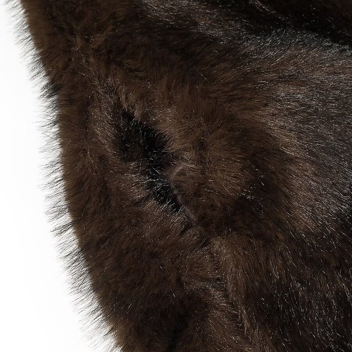 Kvinders hyggelige faux fur jakke med elegant krave og blød foring Stilla