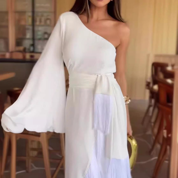 Dames Elegant Maxi Kjole med Asymmetrisk Design og Frynsede Detaljer